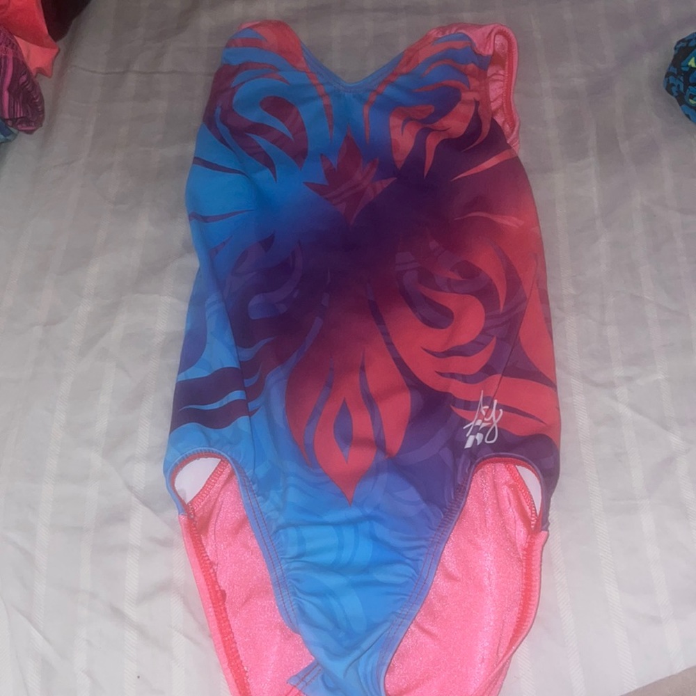 GYMNASTICS LEO